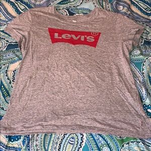 Women Levi’s shirt